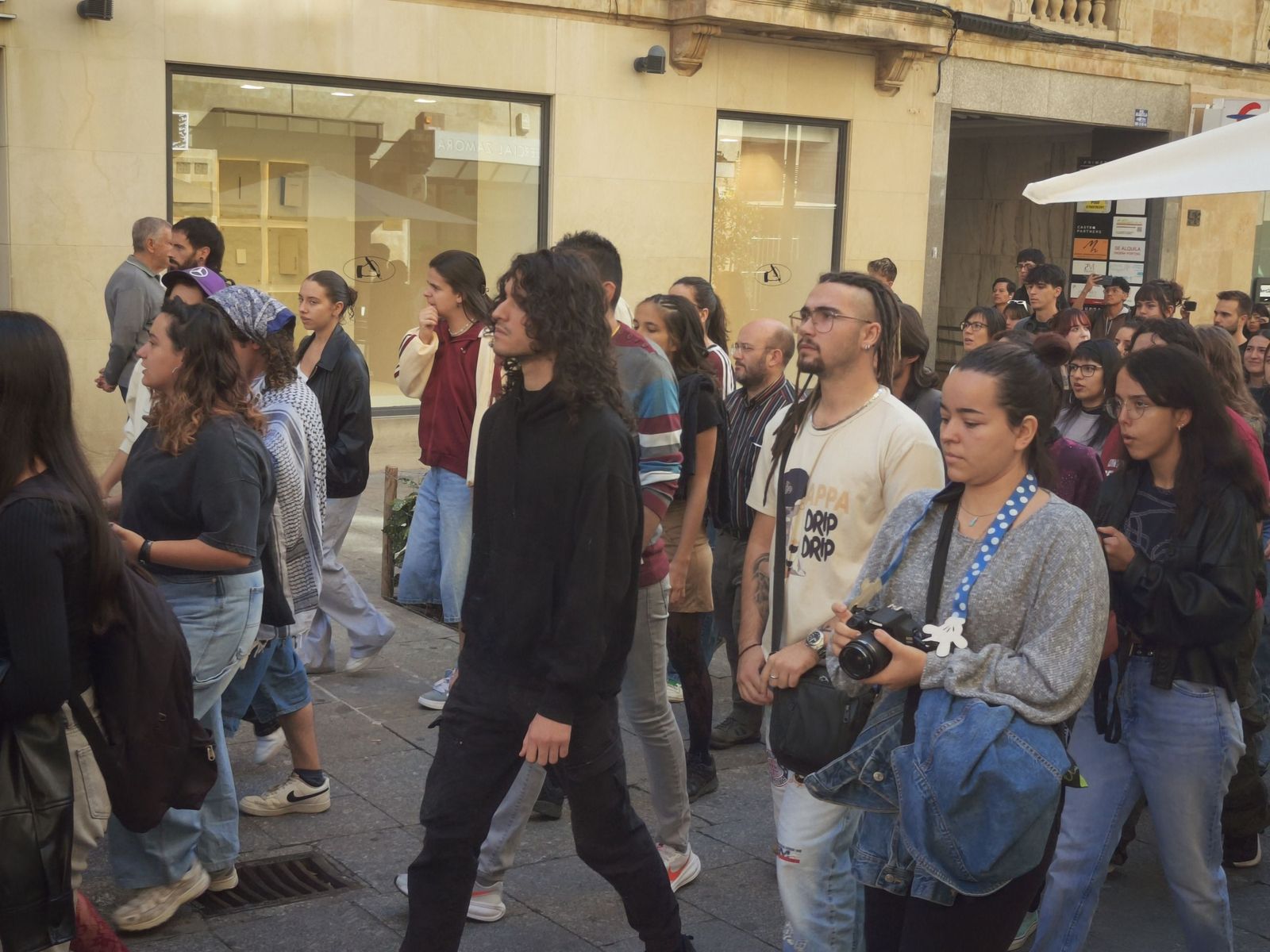 Los estudiantes de Salamanca recorren Salamanca alzando la voz por Palestina