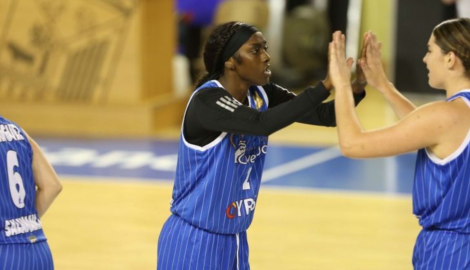 Copper choca las manos con Fasoula | FOTO SALAMANCA24HORAS.COM