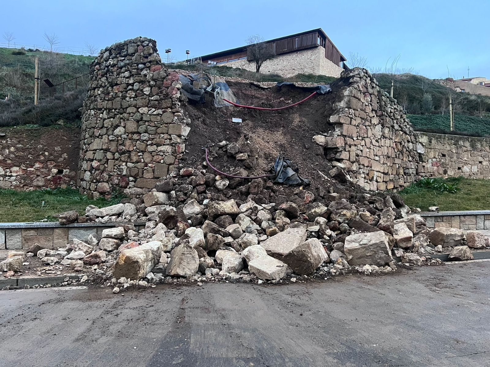 Caída de parte de la muralla en la Vaguada de la Palma