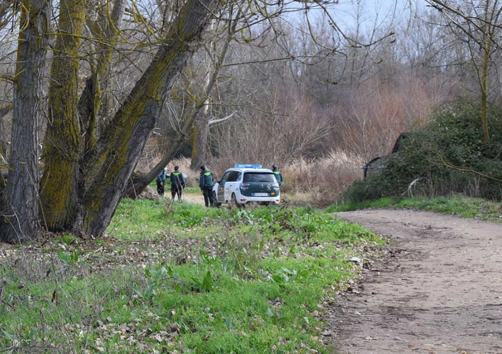 Rescatado un piragüista de 50 años en el río Tormes. | Samuel Mellado. Rescatado un piragüista de 50 años en el río Tormes. | Samuel Mellado.
