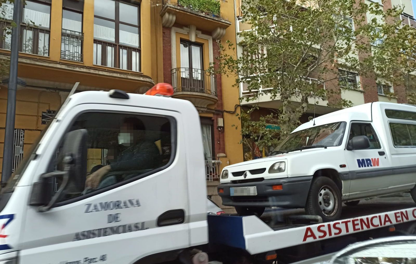 Accidente avenida requejo (2)