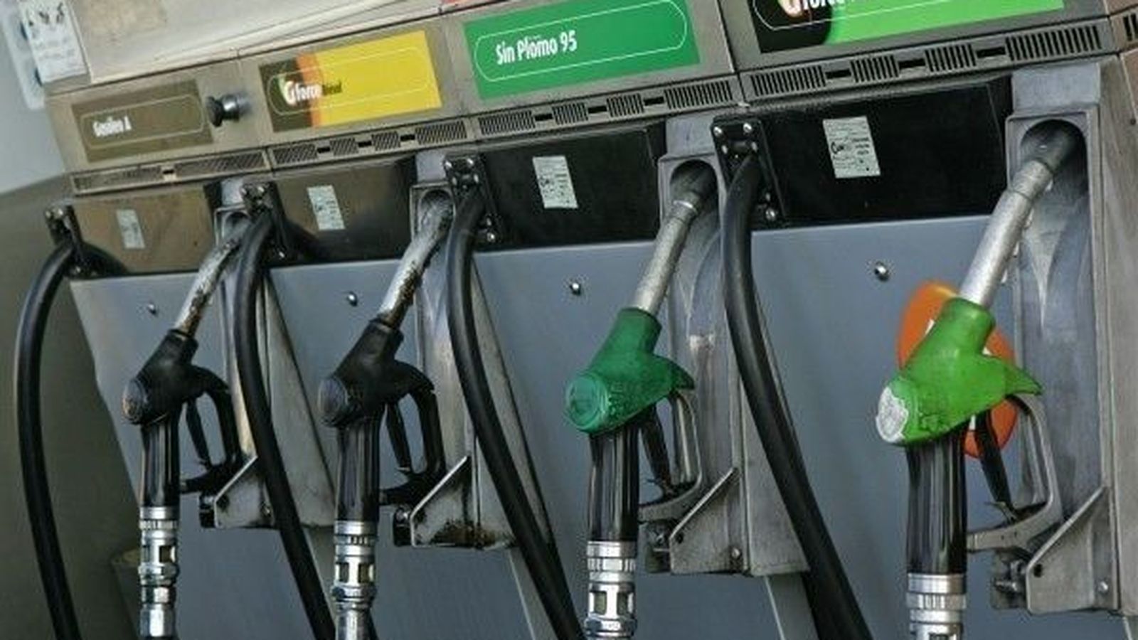 El precio de la gasolina se mantiene y el diésel cae ligeramente