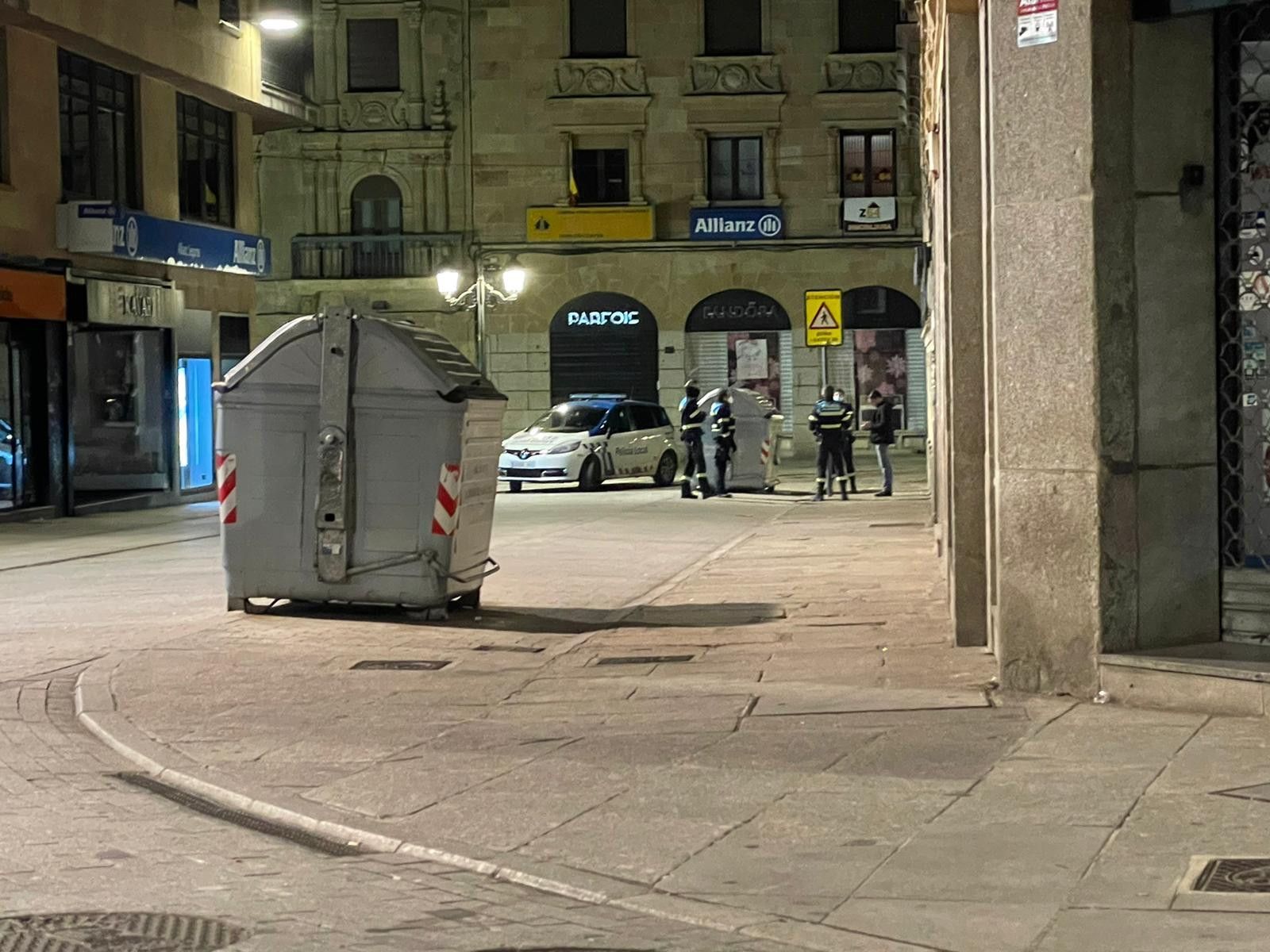 Policía Local en calle Toro y calle Azafranal 27 de diciembre
