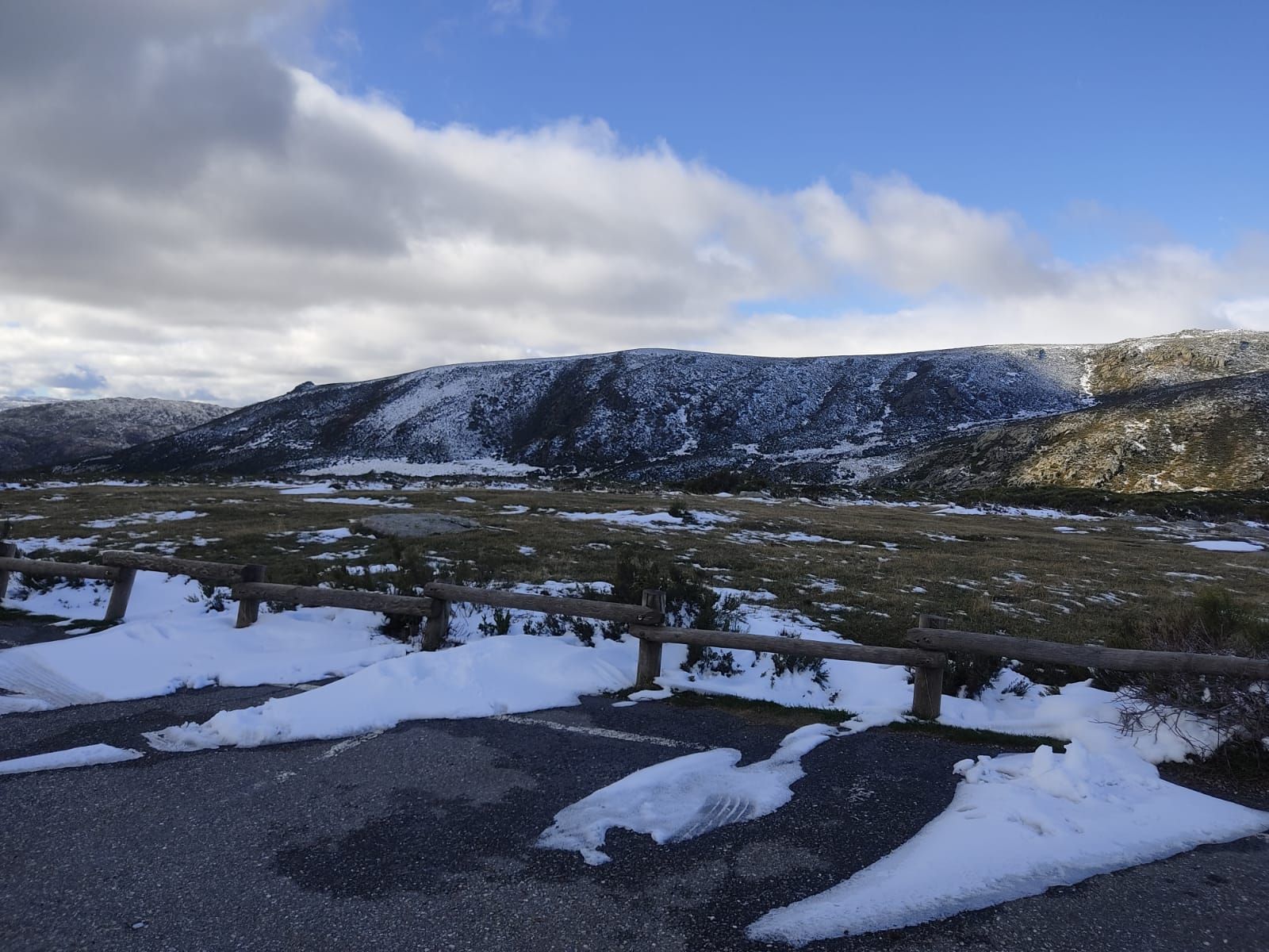 Nieve en la Laguna de Peces