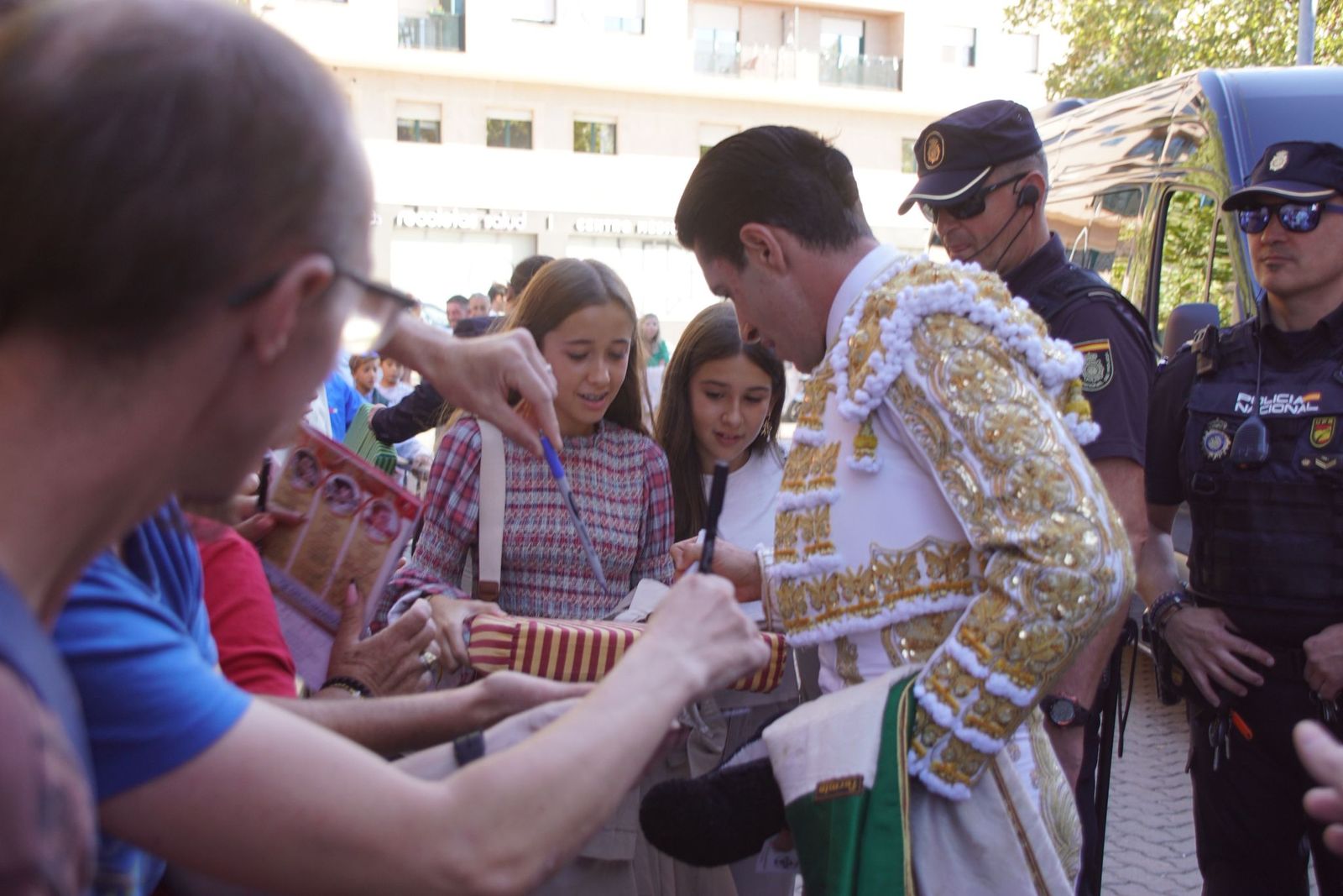 Así ha vivido la afición salmantina el adiós a la feria desde los tendidos: imágenes del ambiente en la corrida concurso