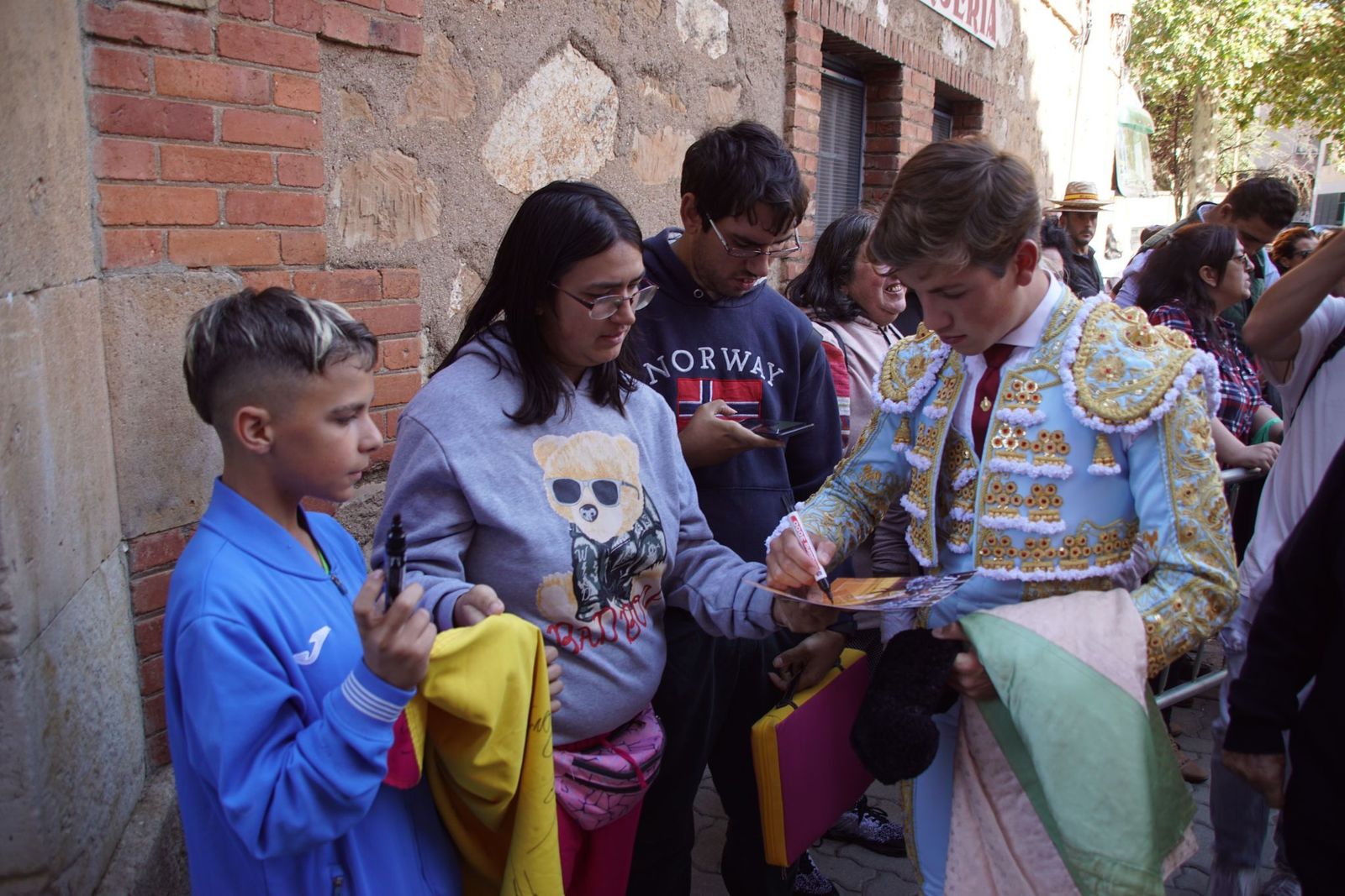 ambiente-en-el-patio-de-cuadrillas-de-la-glorieta-en-la-novillada-de-este-13-de-septiembre-de-2024-fotos-juanes-7