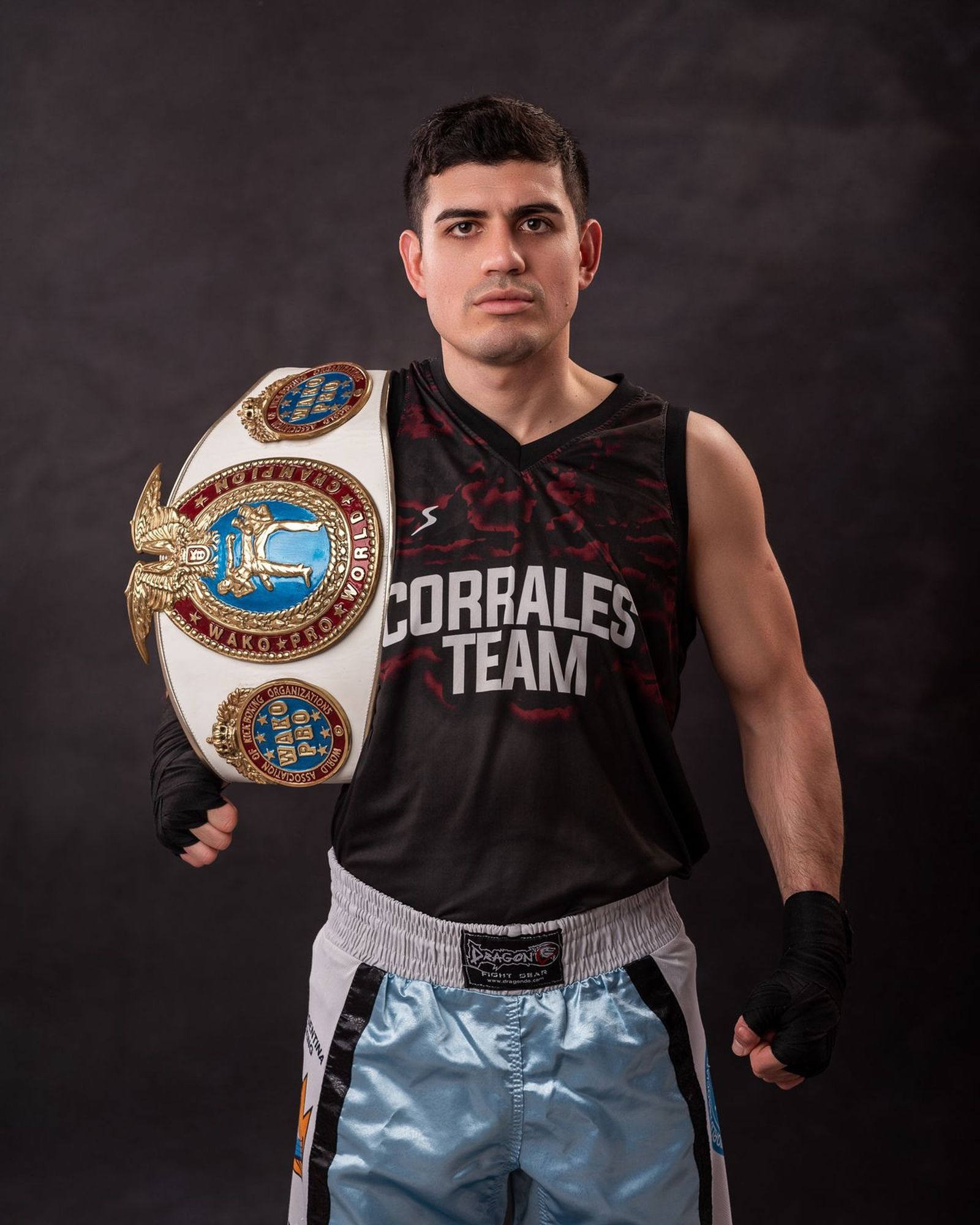 El campeón del mundo de kickboxing, Leo Corrales