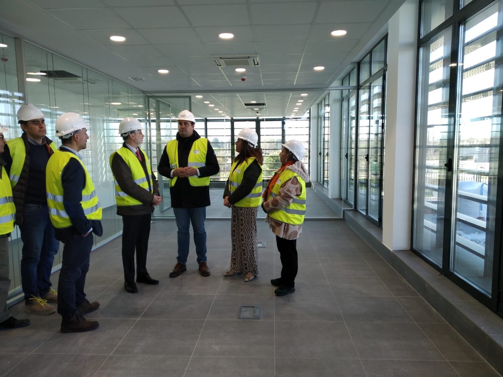 virginia-barcones-visita-las-obras-del-cuartel-de-la-guardia-civil-en-santa-marta-de-tormes-11