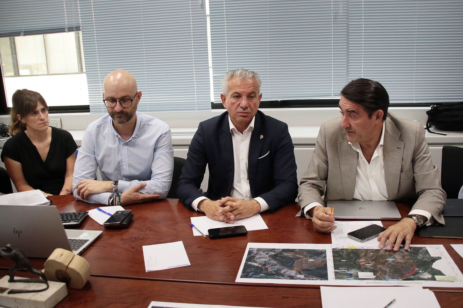 Peio García  ICAL . El consejero de Medio Ambiente, Juan Carlos Suárez-Quiñones preside la reunión del CECOPI en León