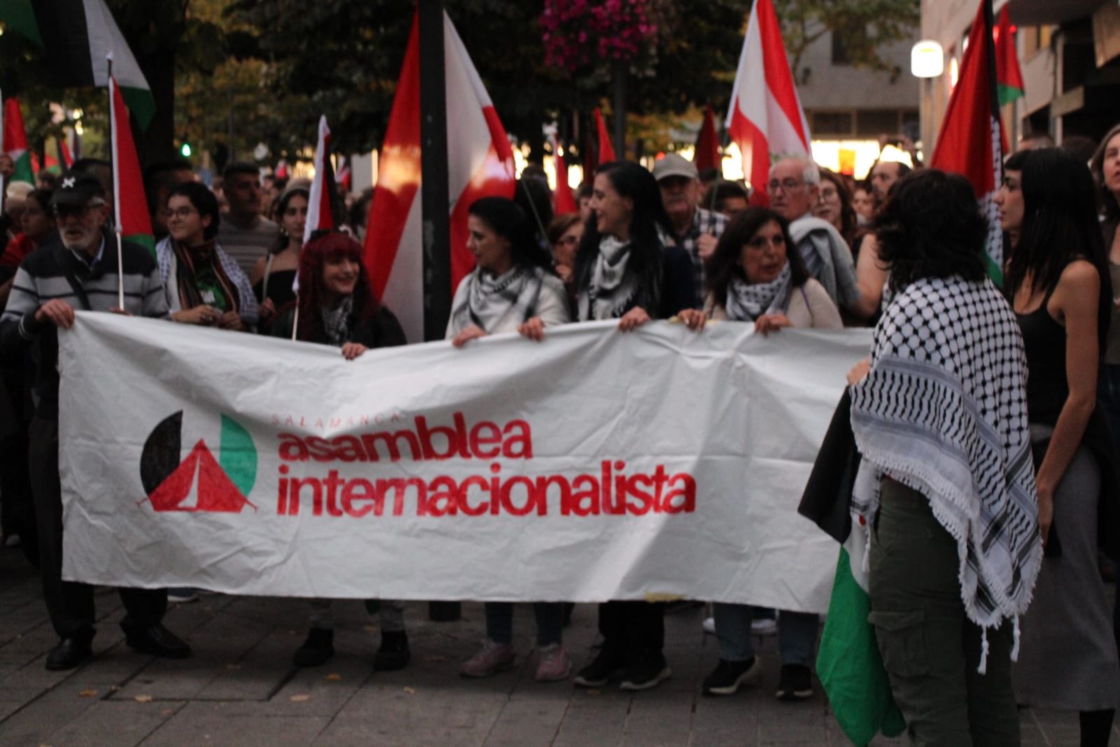 Medio millar de personas se manifiestan en Salamanca en apoyo a Palestina y la flotilla