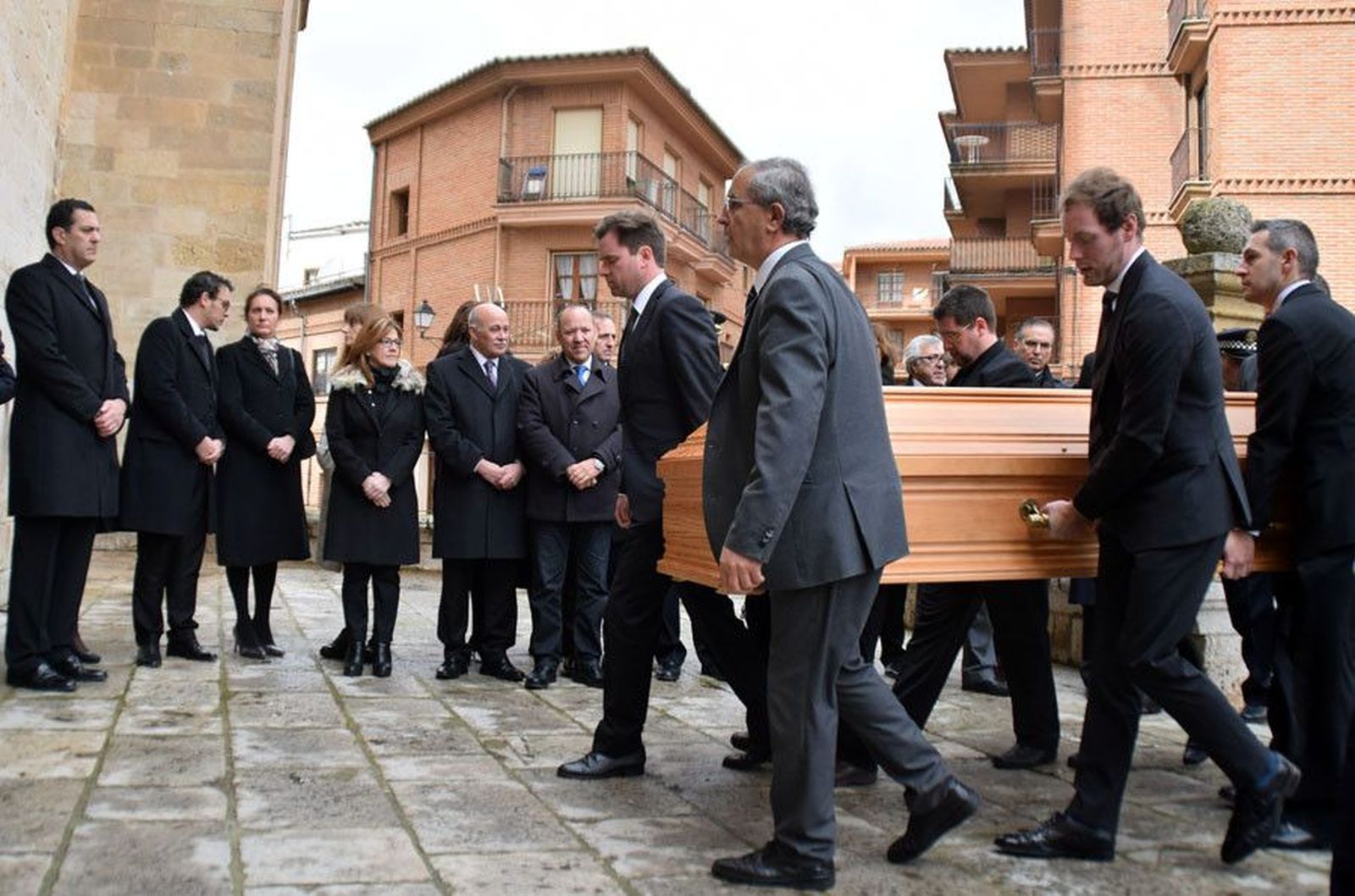 Funeral lopez cobos entrada iglesia