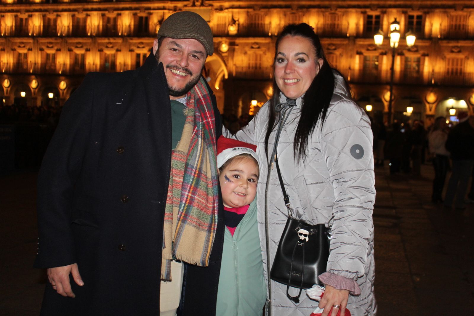 Miles de personas disfrutan de las campanadas y la fiesta del Fin de Año Universitario