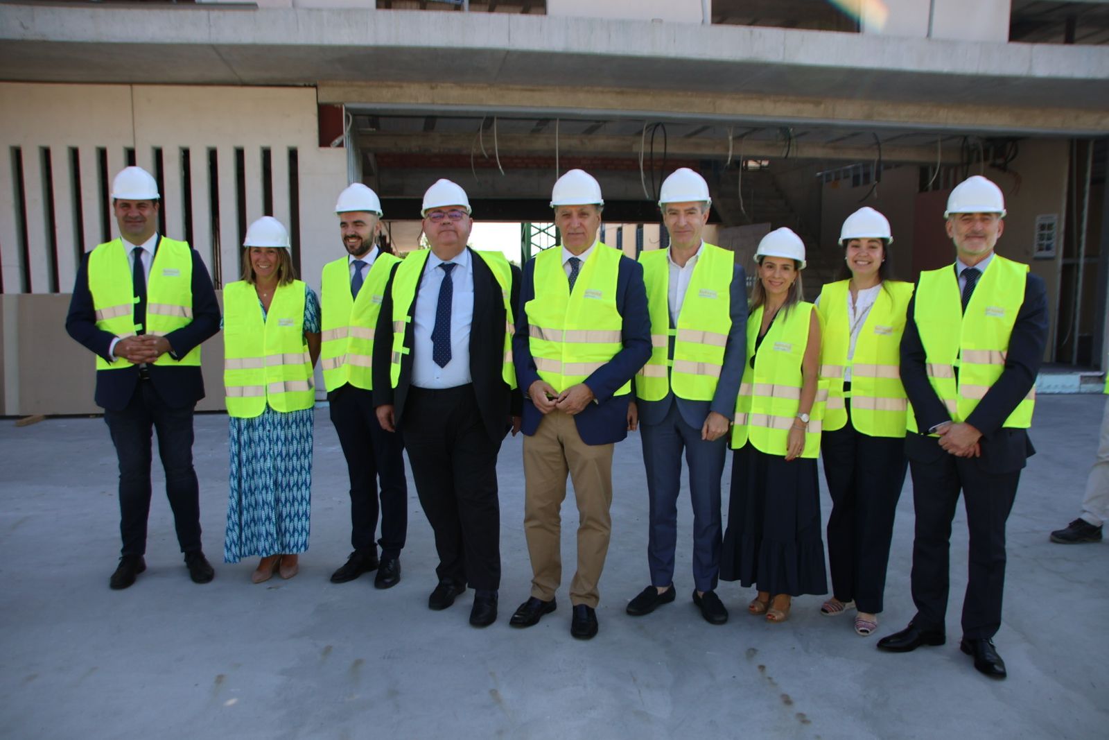 El consejero de Sanidad, Alejandro Vázquez Ramos, visita las obras del centro de salud Prosperidad