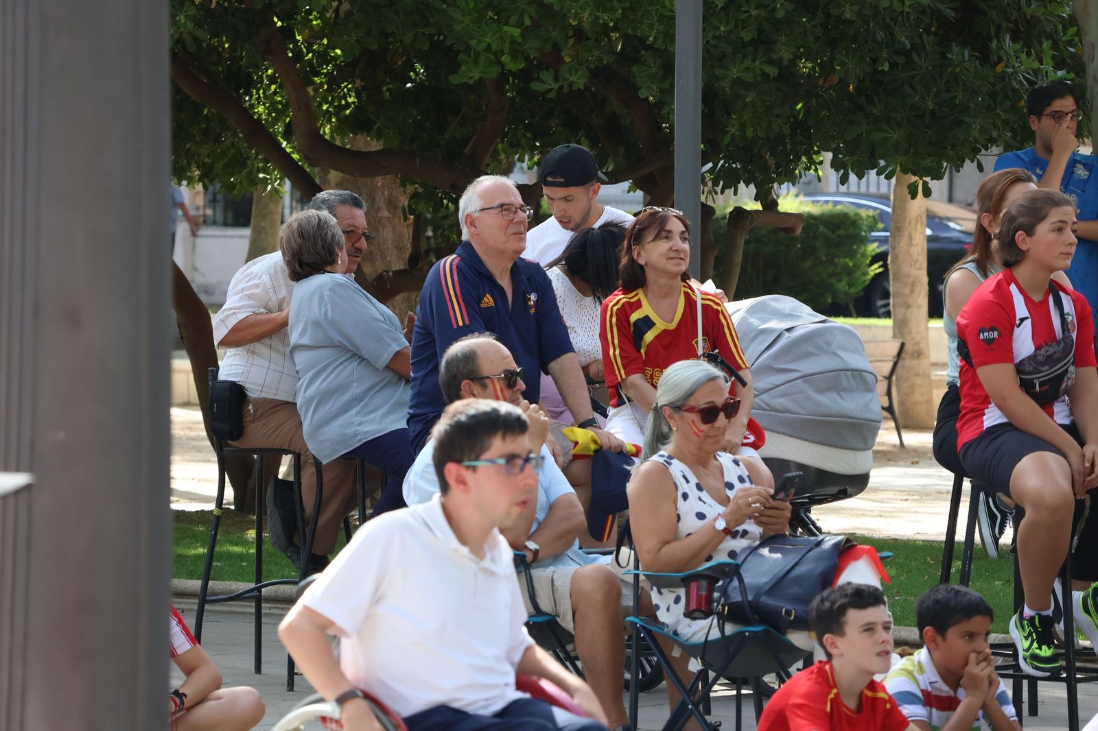 GALERÍA | Así se vivió la final de la Eurocopa Femenina en La Marina Fotos: Nuria Galindo