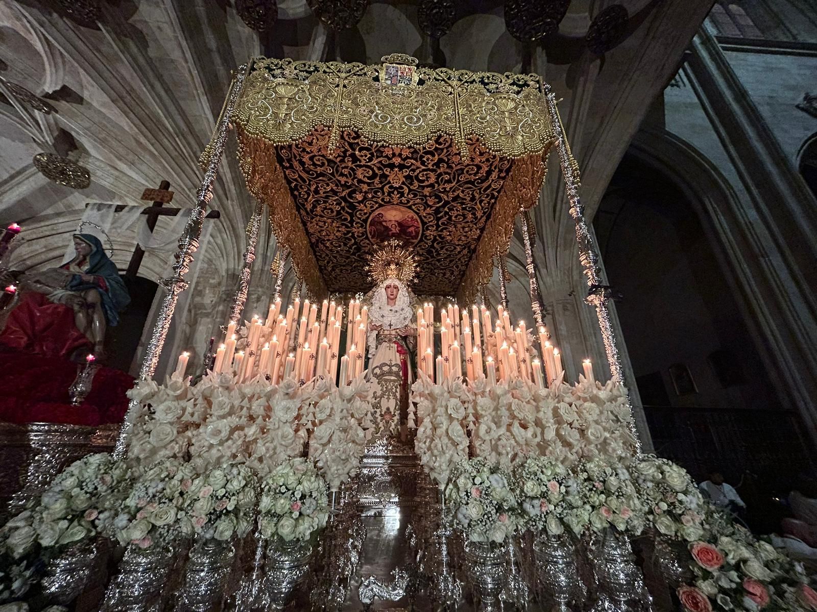 procesion-de-la-hermandad-dominicana-en-la-madrugada-del-viernes-santo-8
