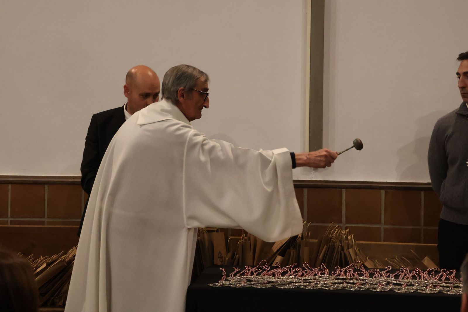 Entrada de nuevos hermanos de la Hermandad de Jesús en Su Tercera Caída (11).JPG