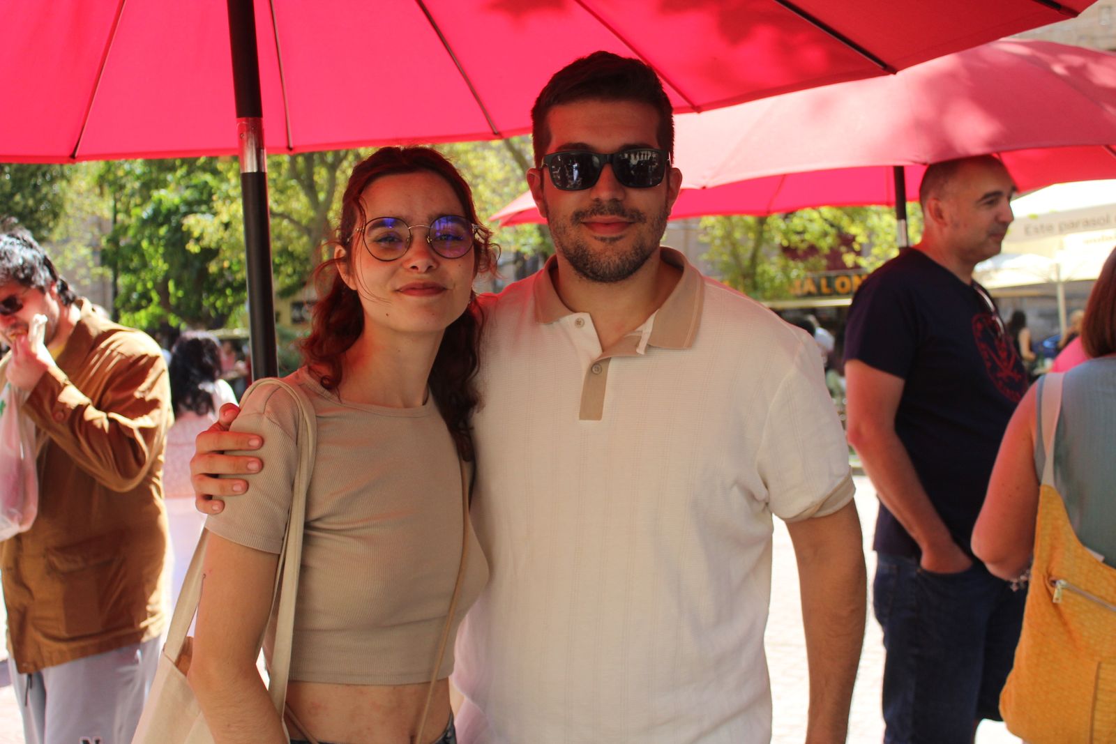 Ambiente en la Feria de Día en el mediodía de este