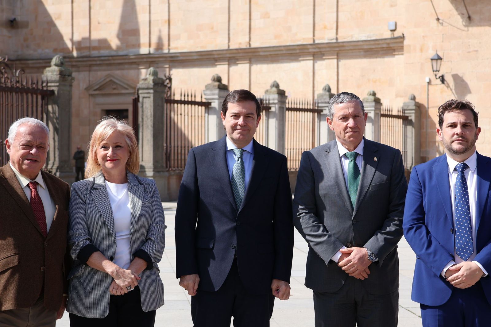 GALERÍA | La visita de Alfonso Fernández Mañueco a la Catedral de Zamora, en imágenes