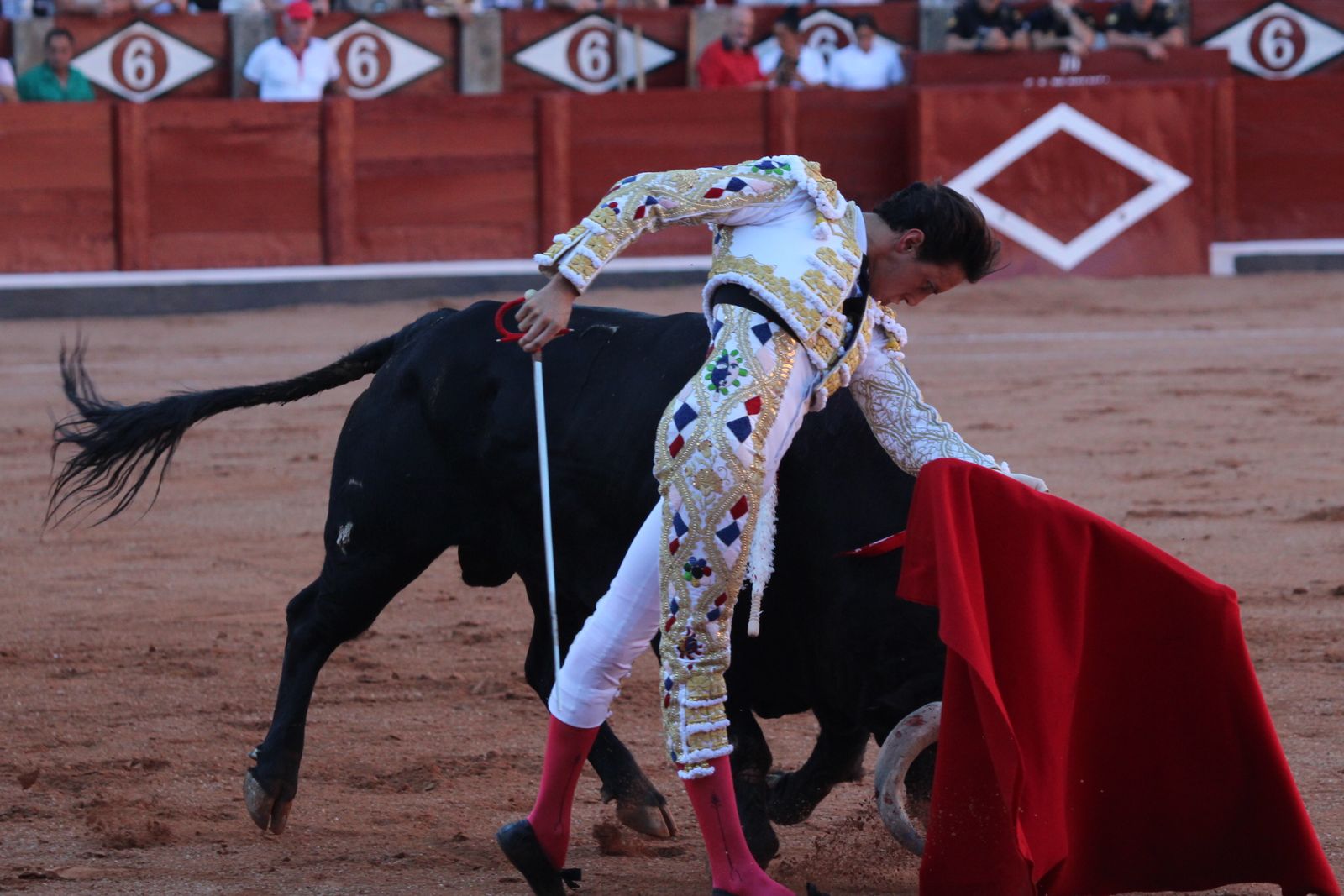 Emilio de Justo, Juan Ortega y Roca Rey inauguran el cartel de figuras en la feria de Salamanca: la corrida de Garcigrande en imágenes