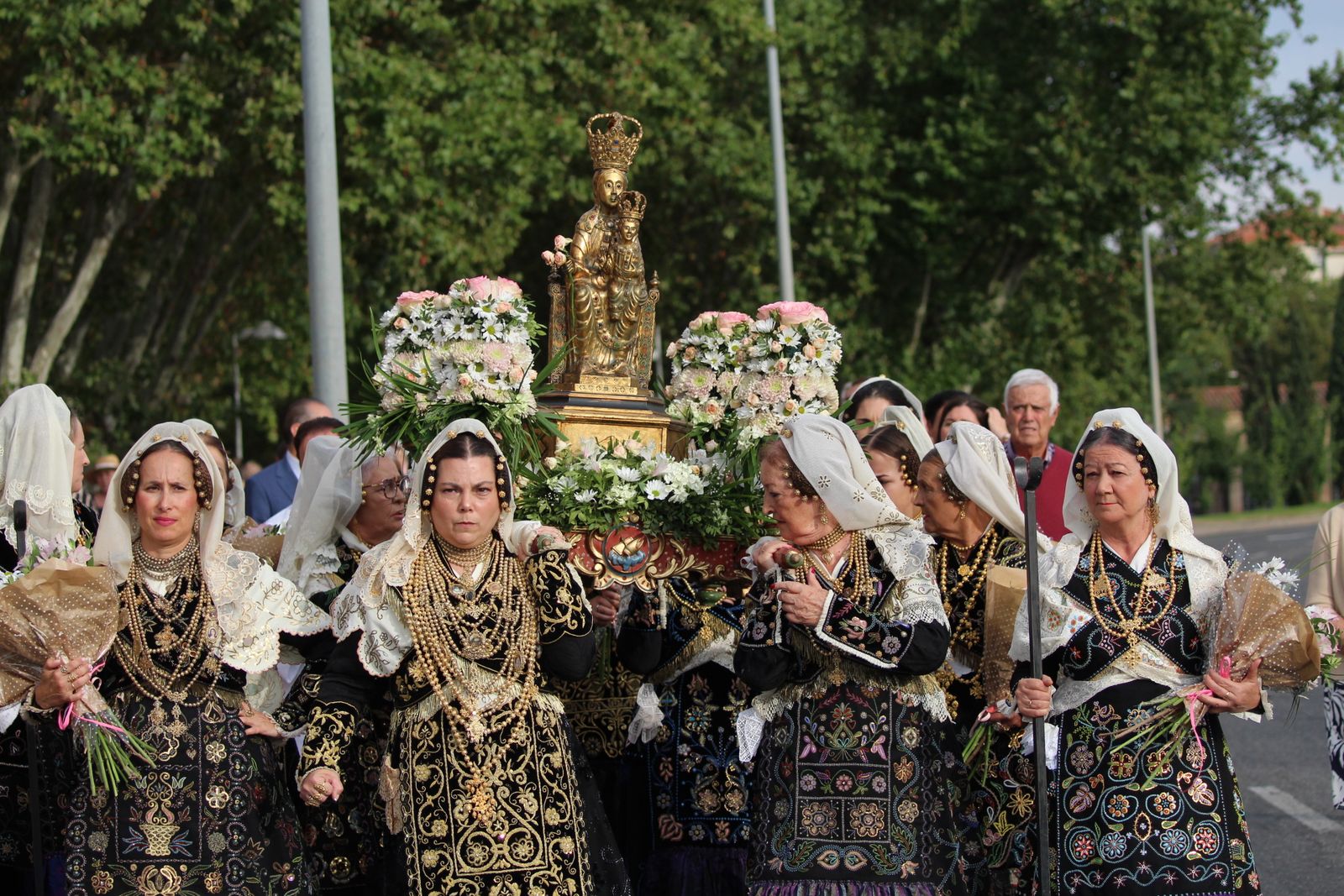 XXXV Ofrenda Floral en Honor de Santa María de la Vega