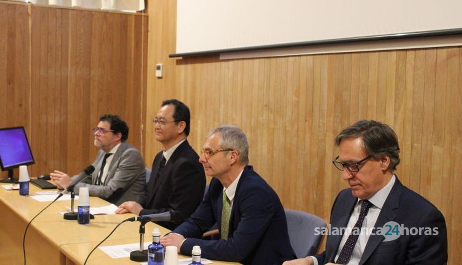  El embajador de Japón, Nakamae Takahiro, el alcalde Carlos García Carbayo y el rector de la USAL. Fotos S24H (1)