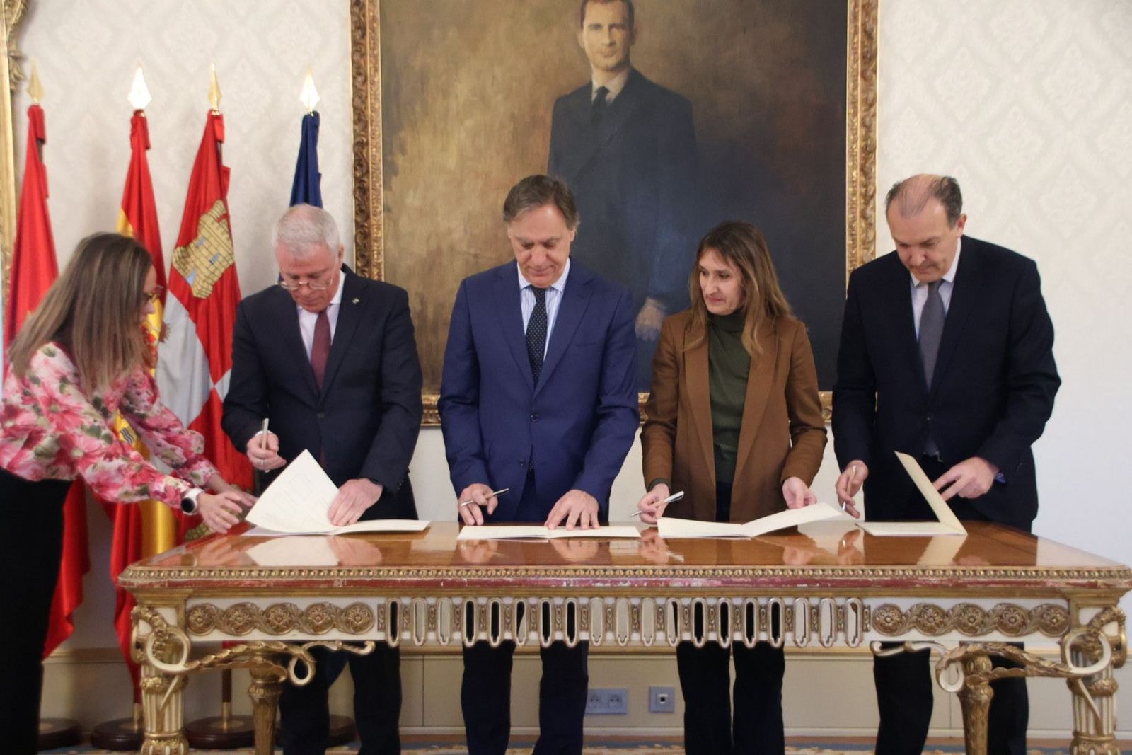 Firma del acuerdo para la puesta en marcha de la Casa de la Ciencia del CSIC ‘María la Brava’