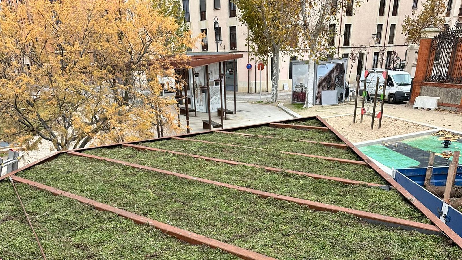 Jardín Vertical Plaza de La Marina (7)