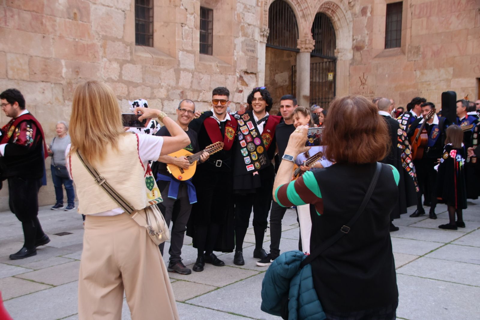 Tunas de toda España cantan al son de la historia por las calles de Salamanca