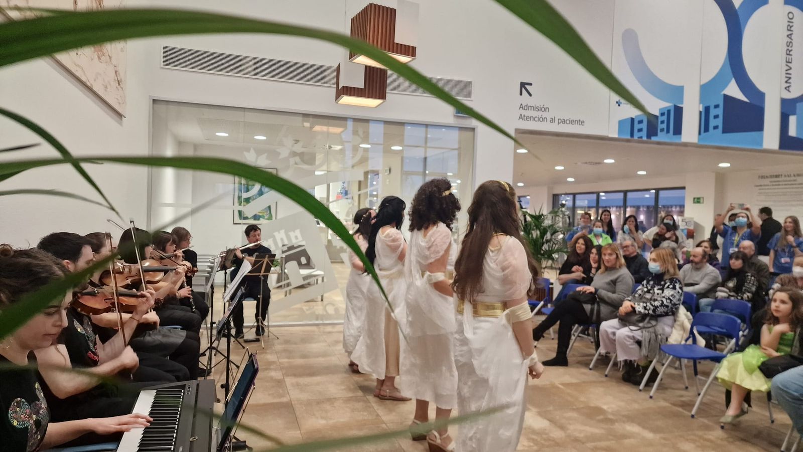 Actuación HAKUNA CAUSA durante el 50 Aniversario del Hospital Clínico Universitario de Salamanca