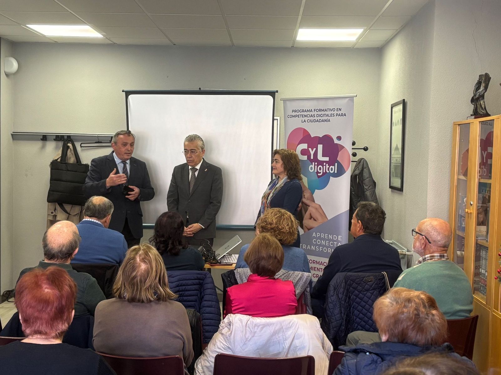 Luis Enrique Ortega visitó una acción formativa del programa CyL Digital