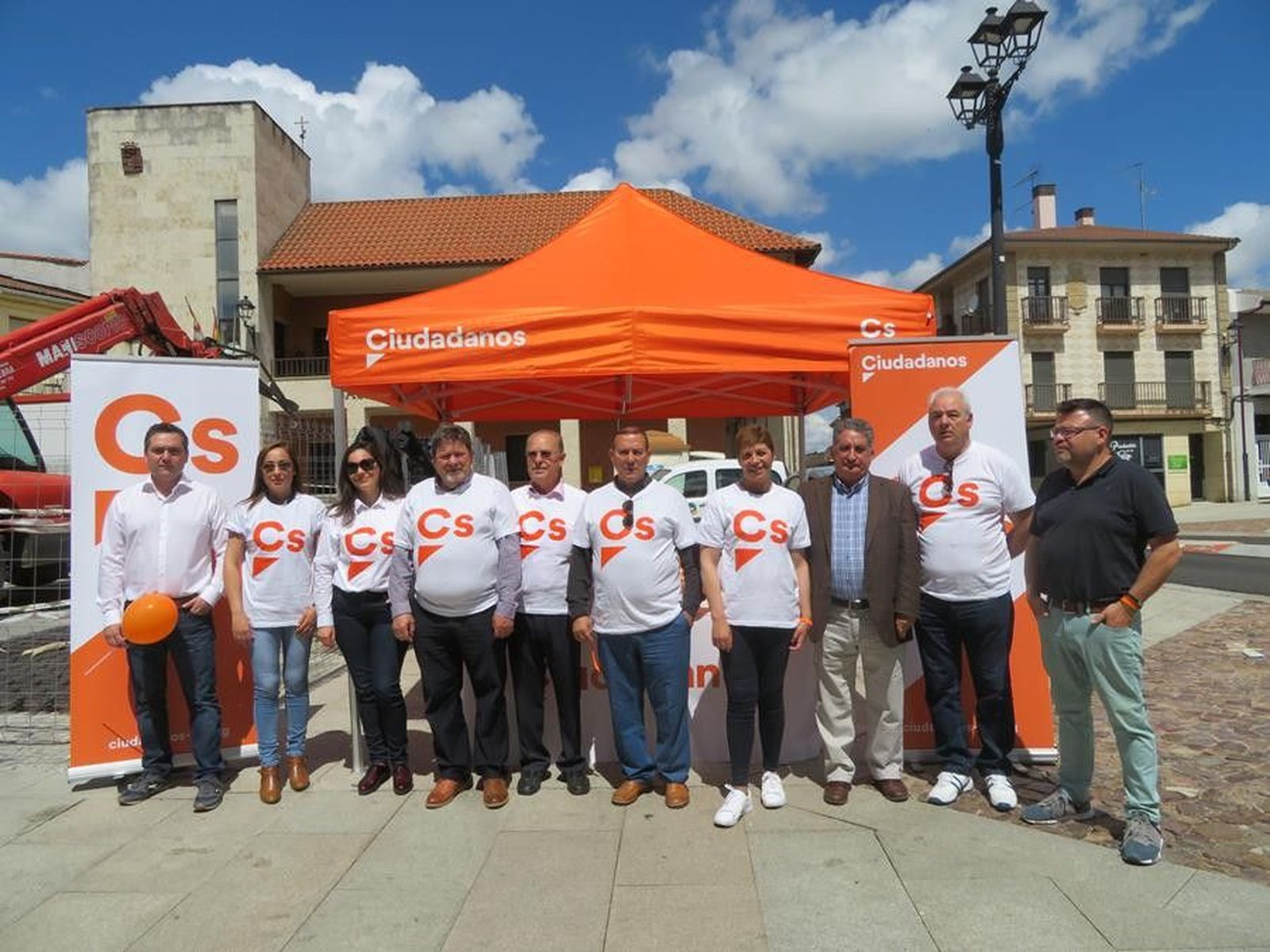 Ciudadanos carpa alcañices zamora requejo carpa elecciones (Copy)