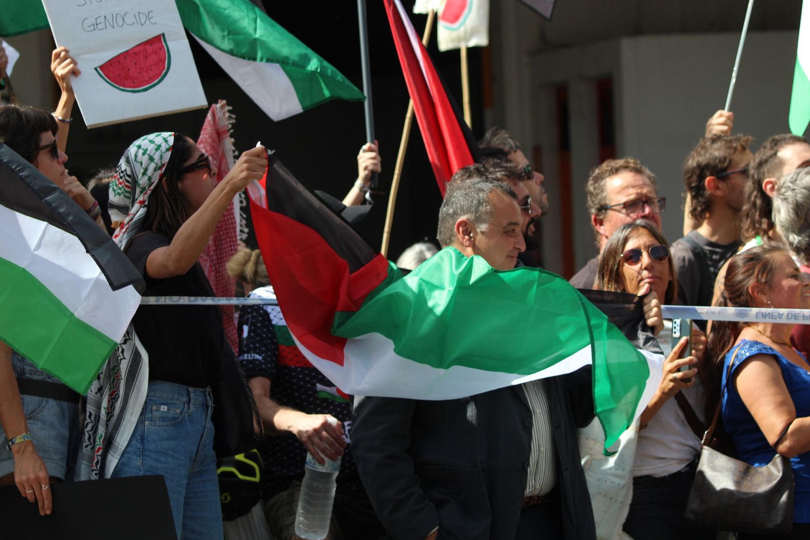 Protestas por Palestina al paso de la Vuelta Ciclista a España por Salamanca