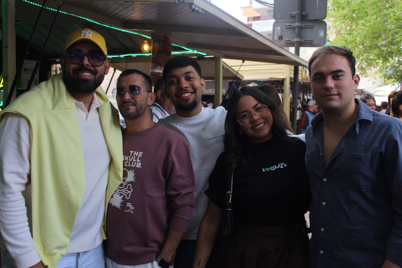 Ambiente en la Feria de Día en el mediodía de este domingo