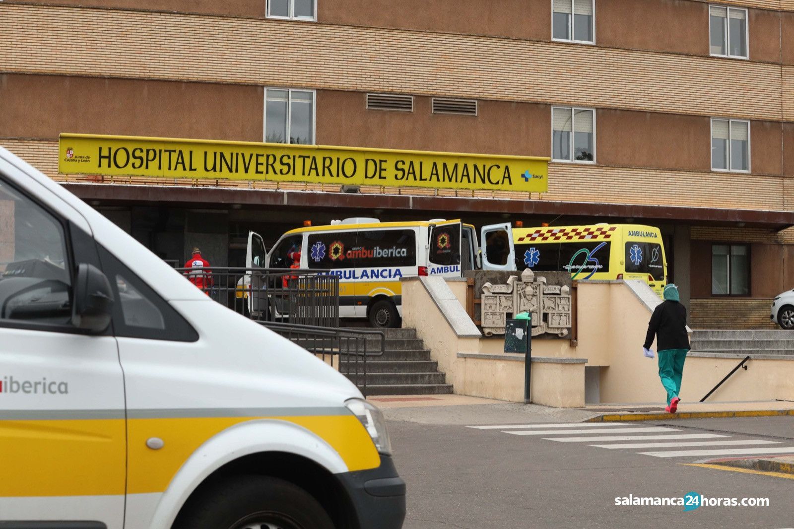 Hospital coronavirus ambulancia (3)