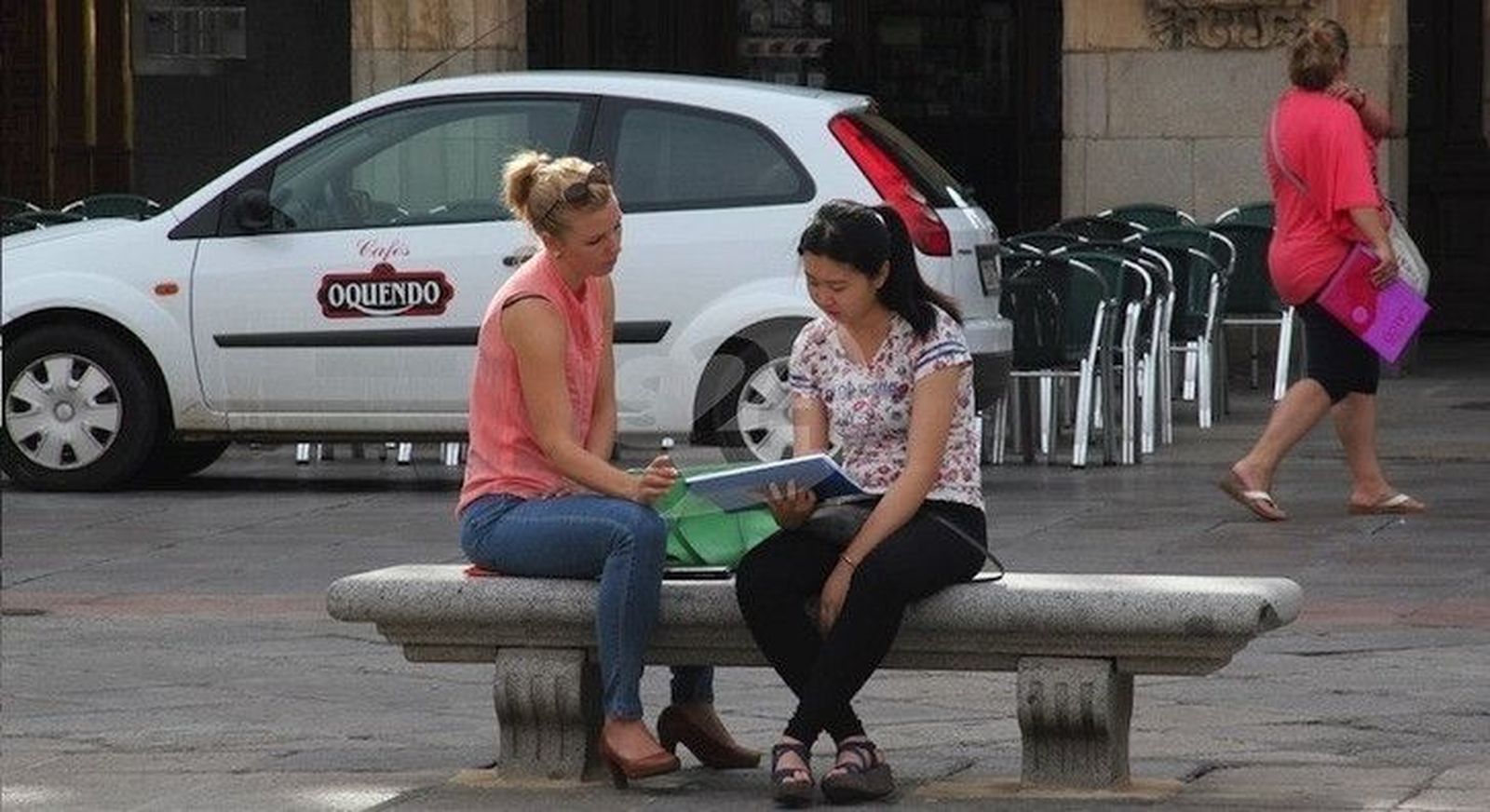 Casi un millar de extranjeros se marcharon a otros países en 2015