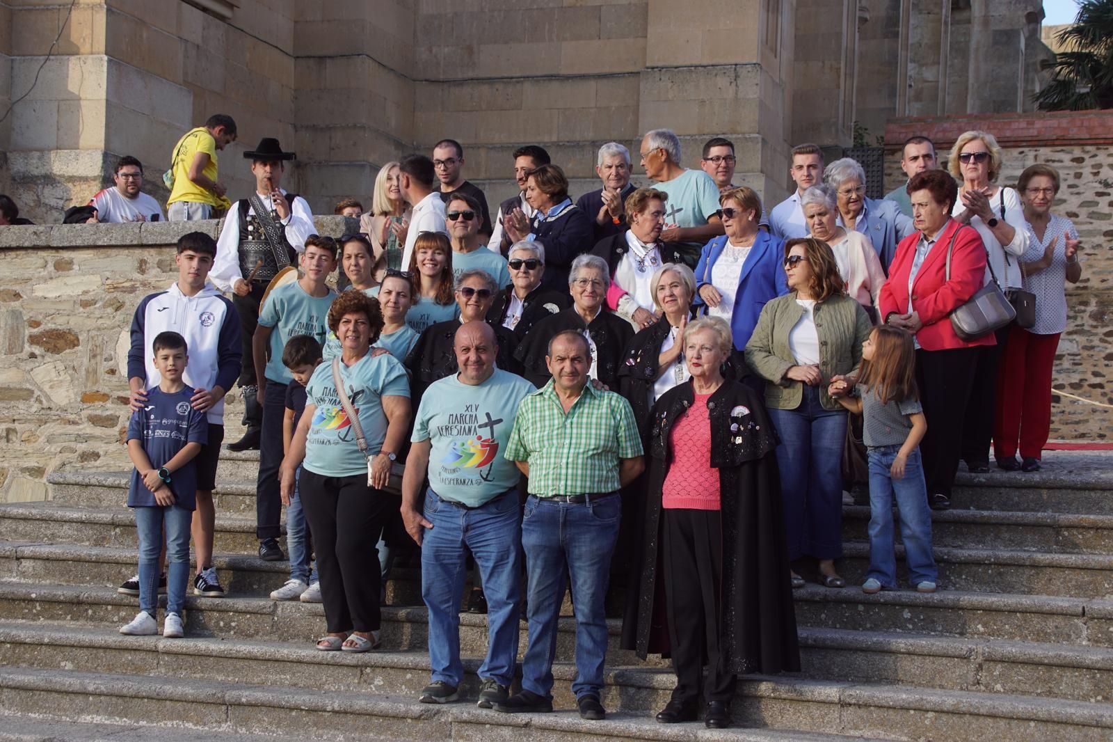 Ofrenda Floral a Santa Teresa en Alba de Tormes (9).jpeg
