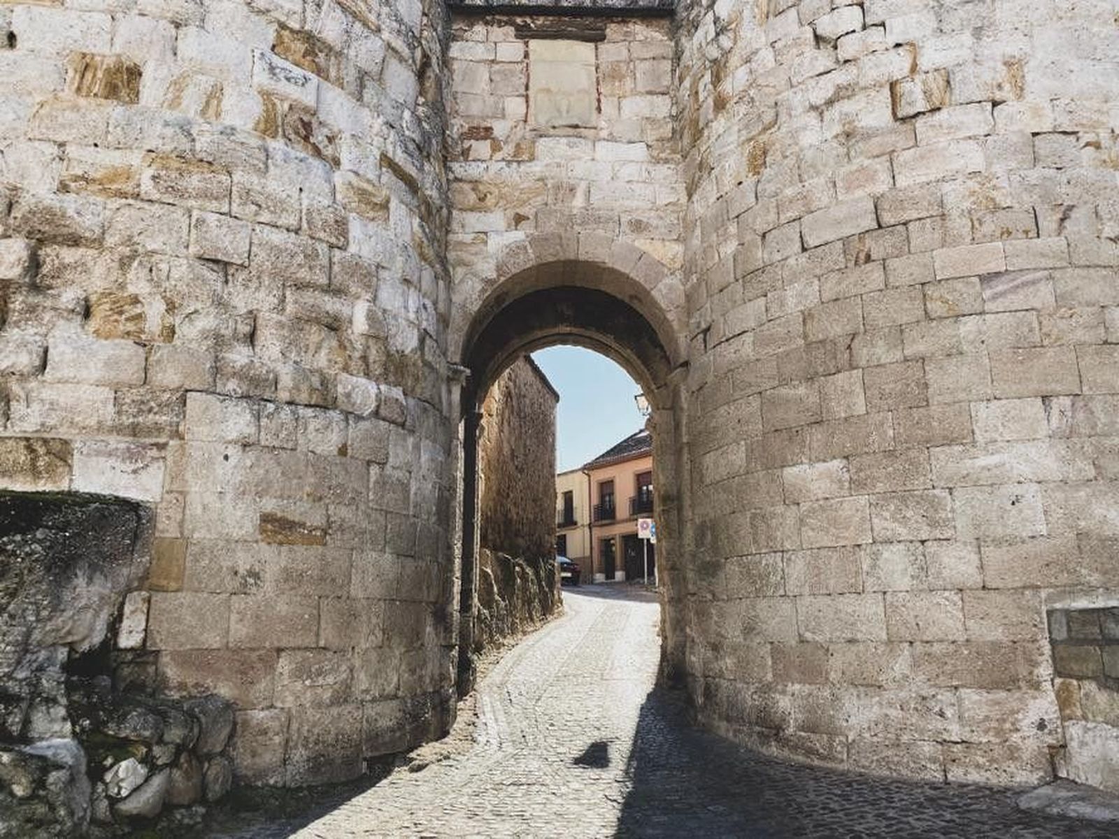 Tiempo despejado arco urraca