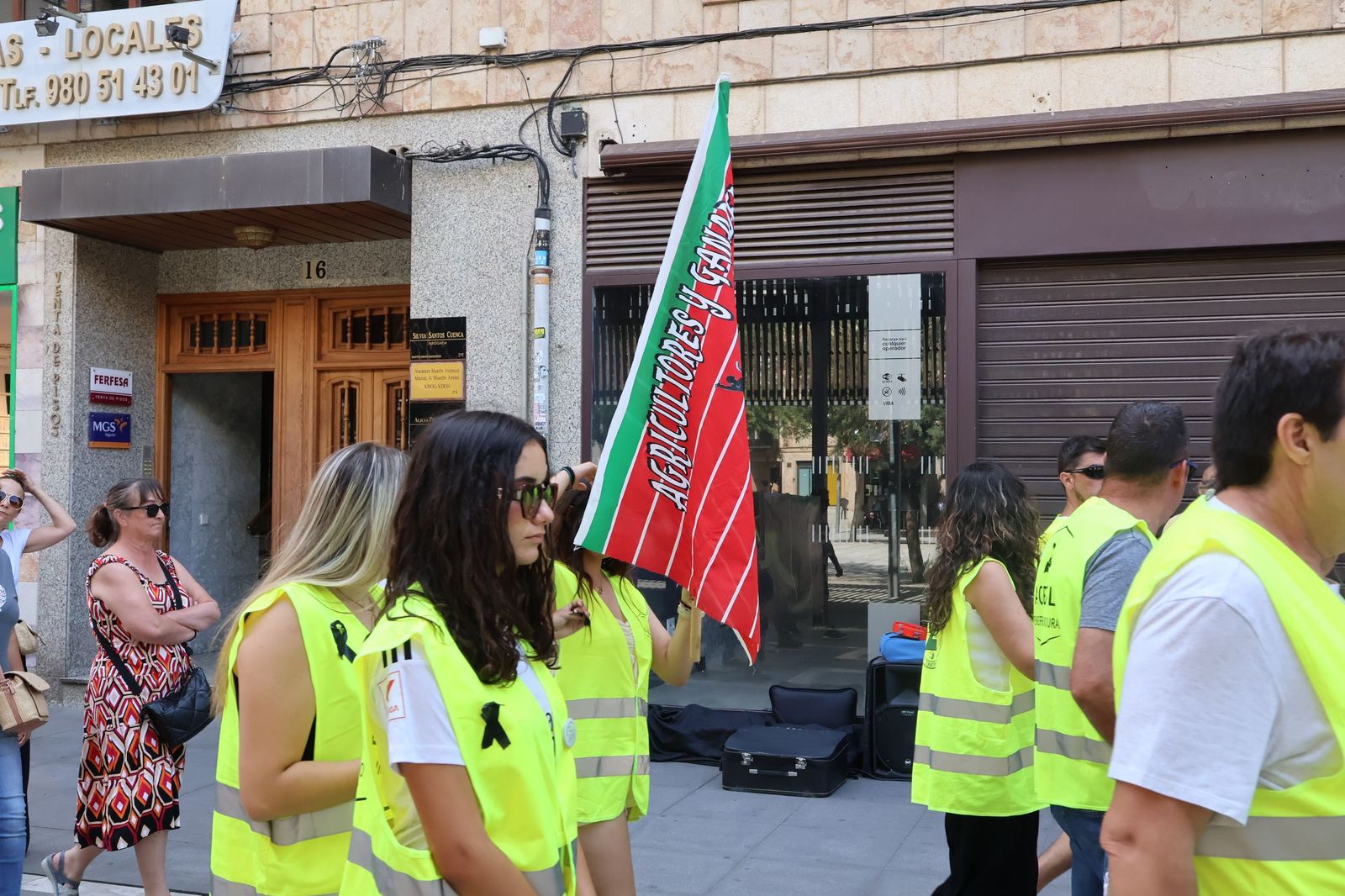 Marcha silenciosa en homenaje a David Lafoz (41).JPG