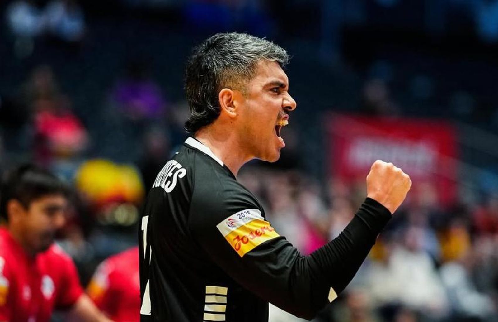 Pipe García celebra con rabia una parada