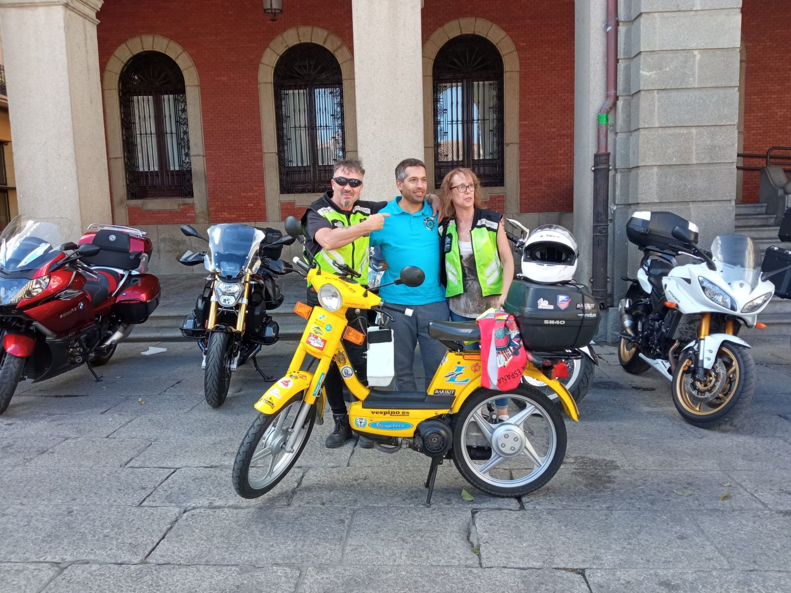 Zamora recibe a la vespino más viajera en su última parada (2)