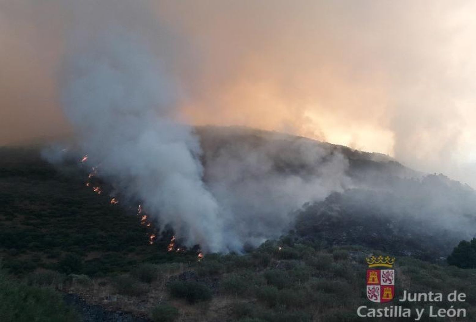 Incendio forestal en Villablino. Foto Junta de CyL Incendio forestal en Villablino. Foto Junta de CyL