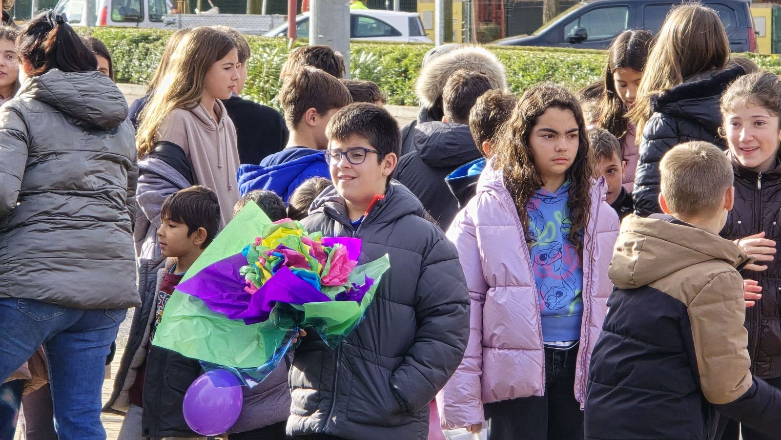 Ofrenda floral y lectura del manifiesto institucional por el Día Contra la Violencia de Género