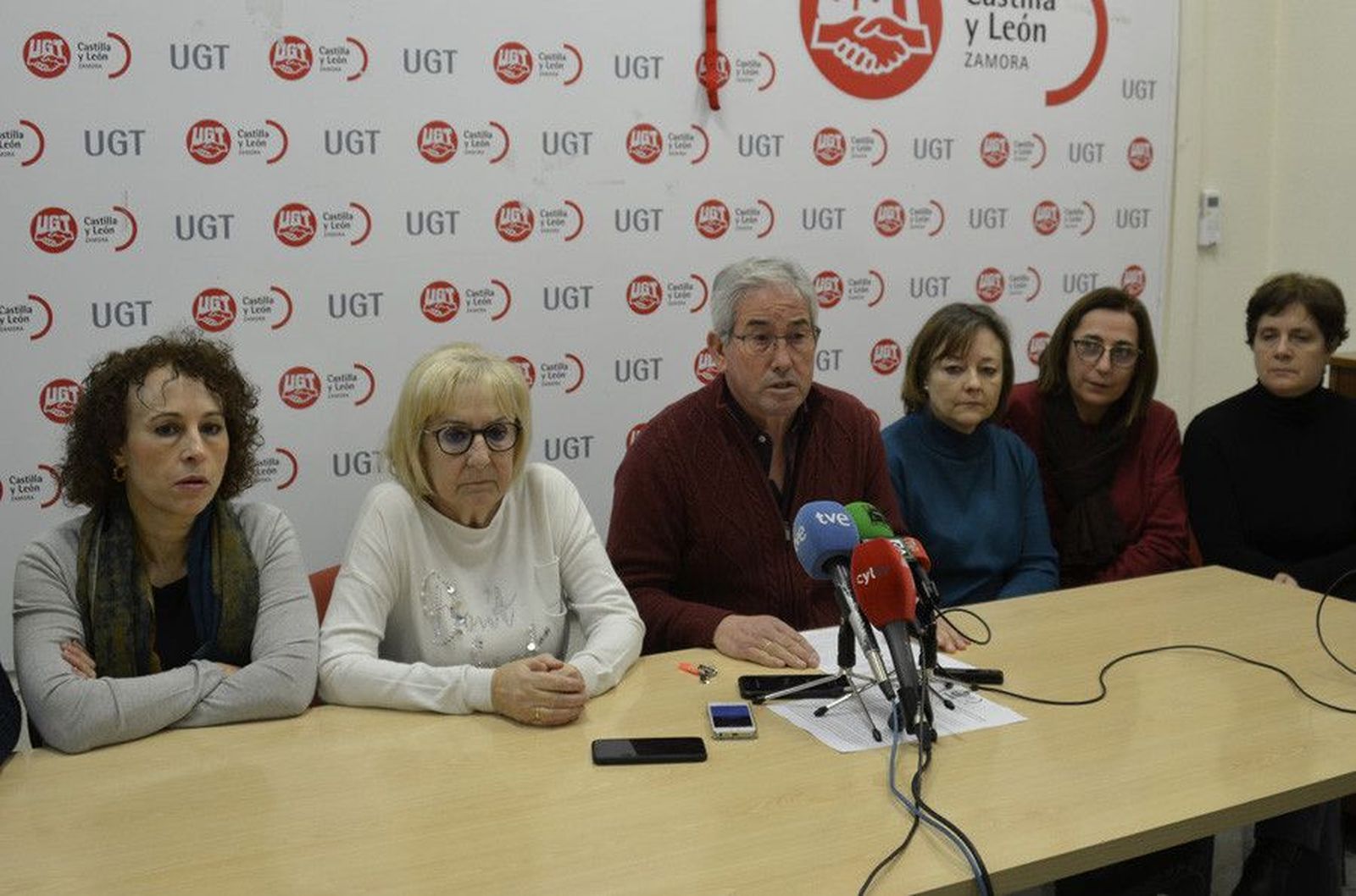 Cantuche femenización