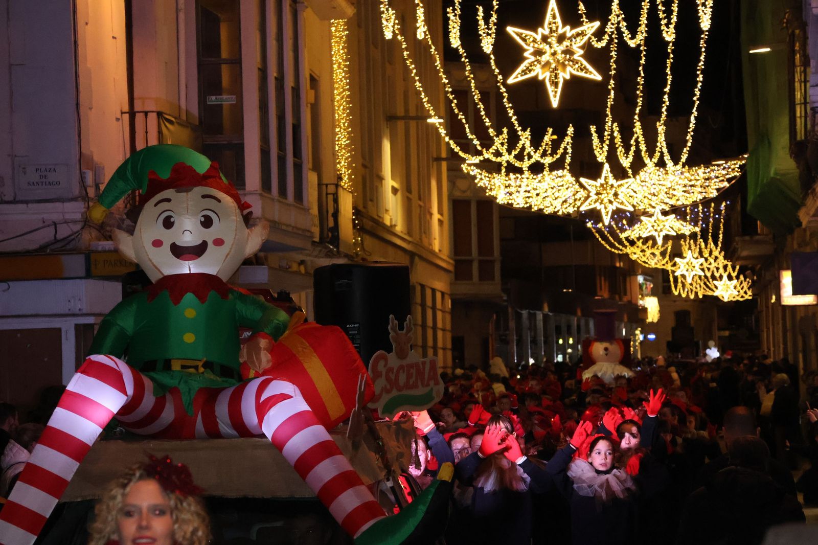 GALERÍA | El animado pasacalles de Escena por el centro de Zamora, en imágenes