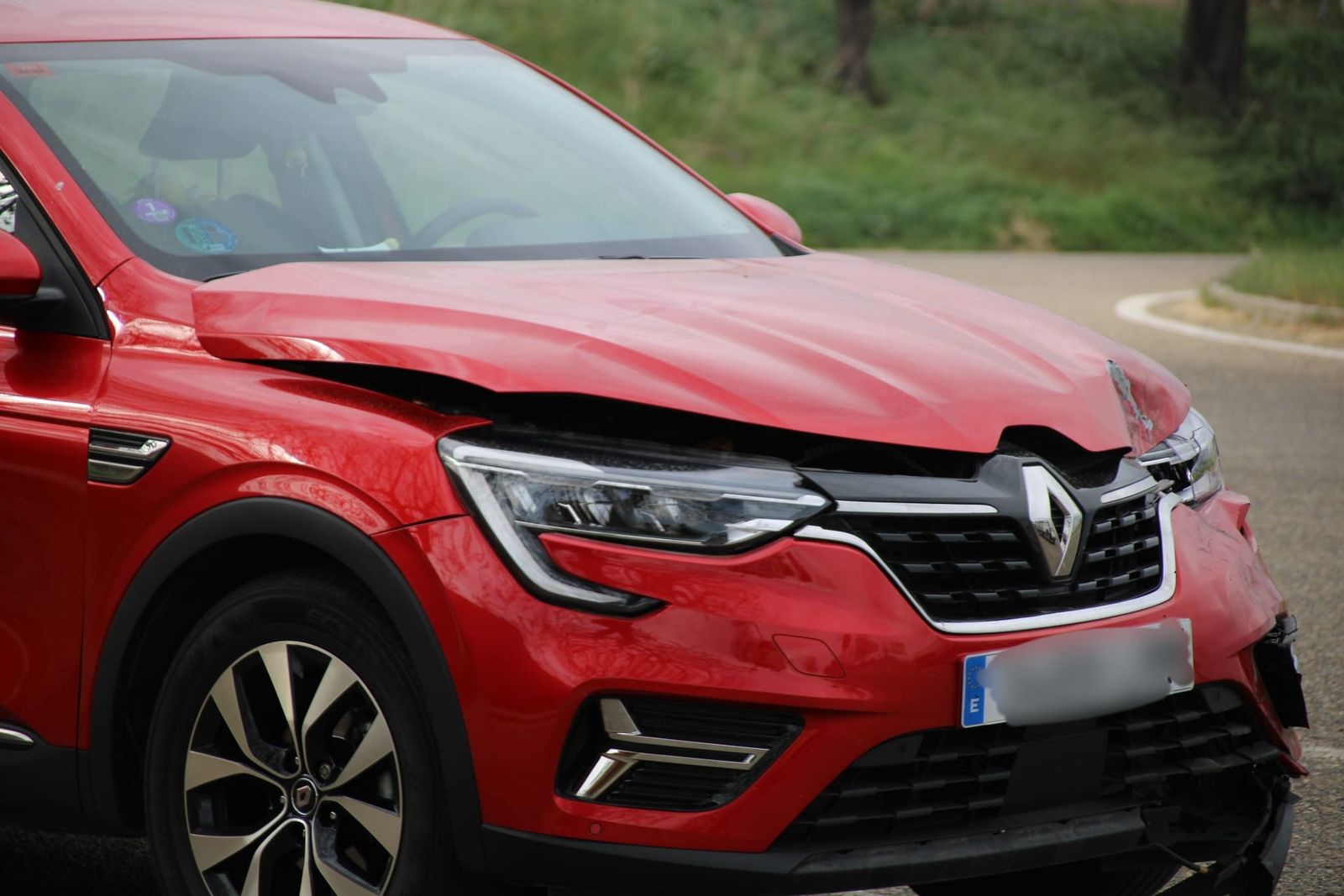 Accidente entre un motorista y un turismo en la avenida de los Agustinos Recoletos