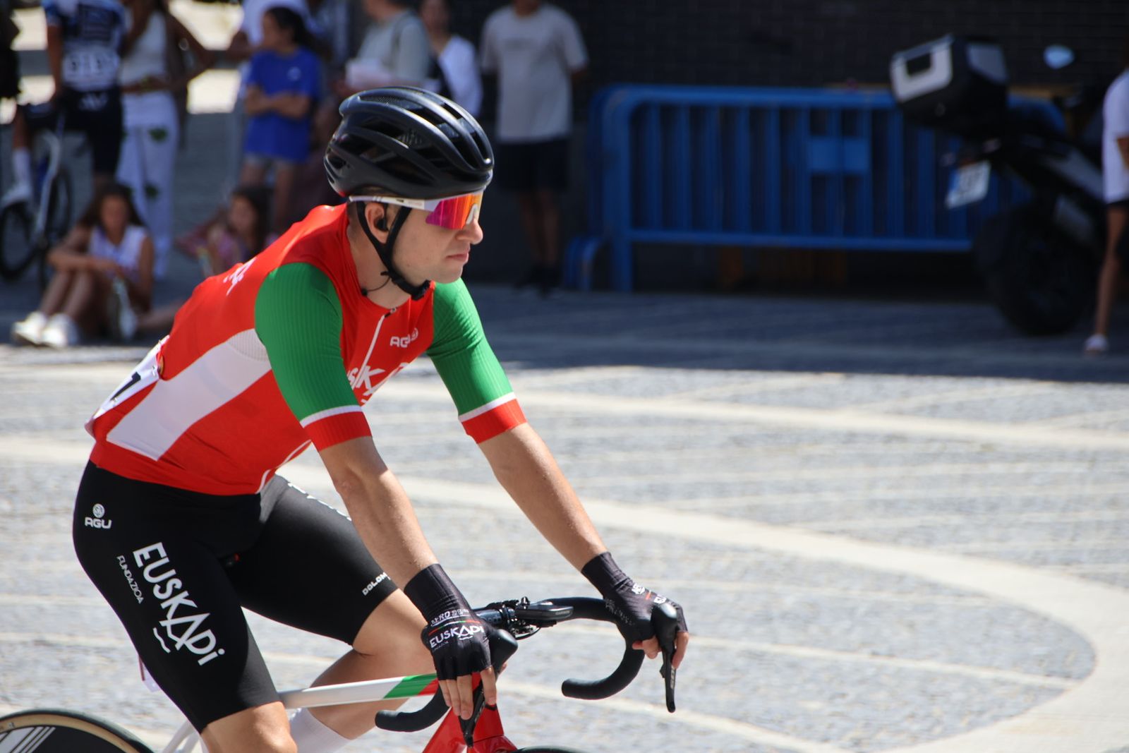 Salida II Vuelta Ciclista a Castilla y León Sub-23 y Élite