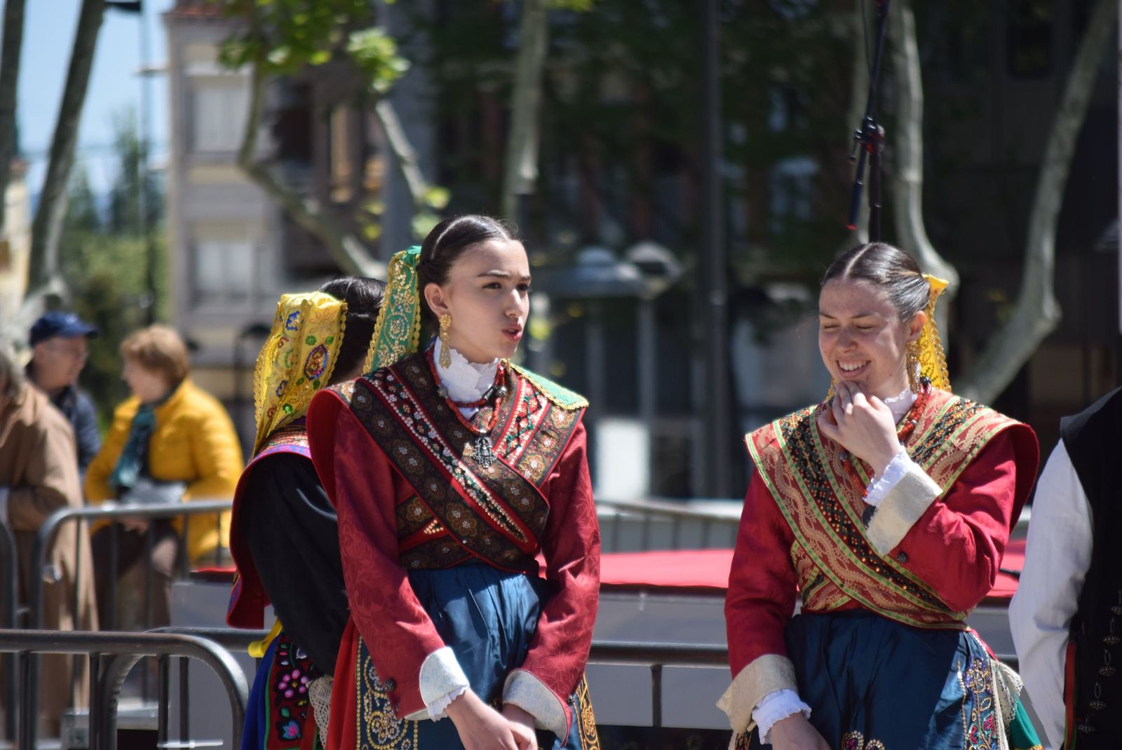 actuacion-dona-urraca-en-la-marina-18