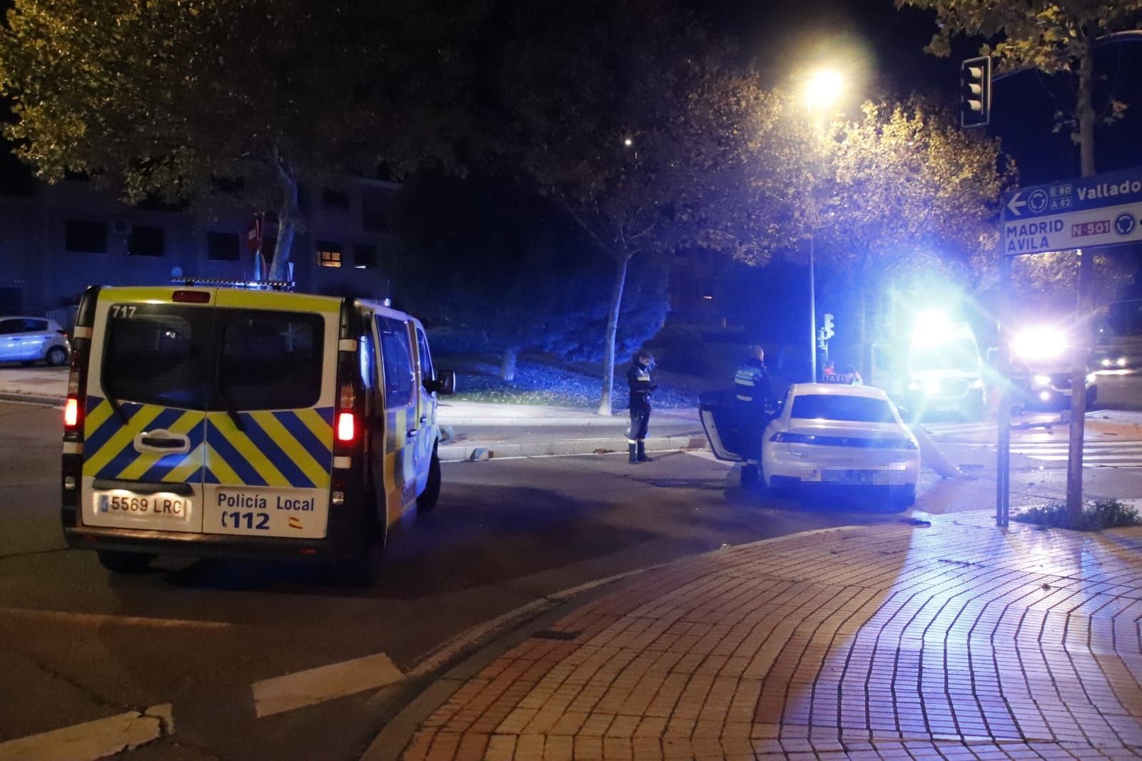 accidente-de-taxi-en-glorieta-beatriz-de-suabia-fotos-andrea-m-10