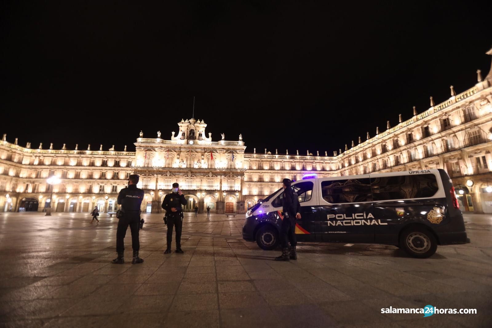 Toque de queda policía plaza mayor (6)