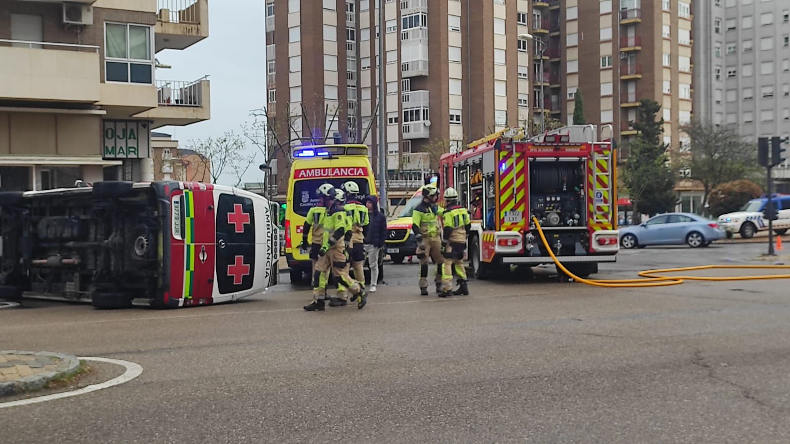 vuelco-de-una-ambulancia-en-zamora-capital-4